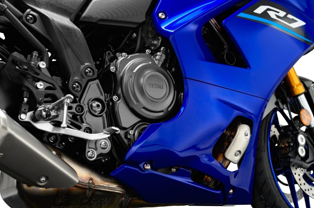 Festival Interlagos 2026: Yamaha anuncia a chegada da R7 no Brasil com 73,4 cv e sem preço definido 1 R7 mantém o motor bicilíndrico CP2 0 (Divulgação)