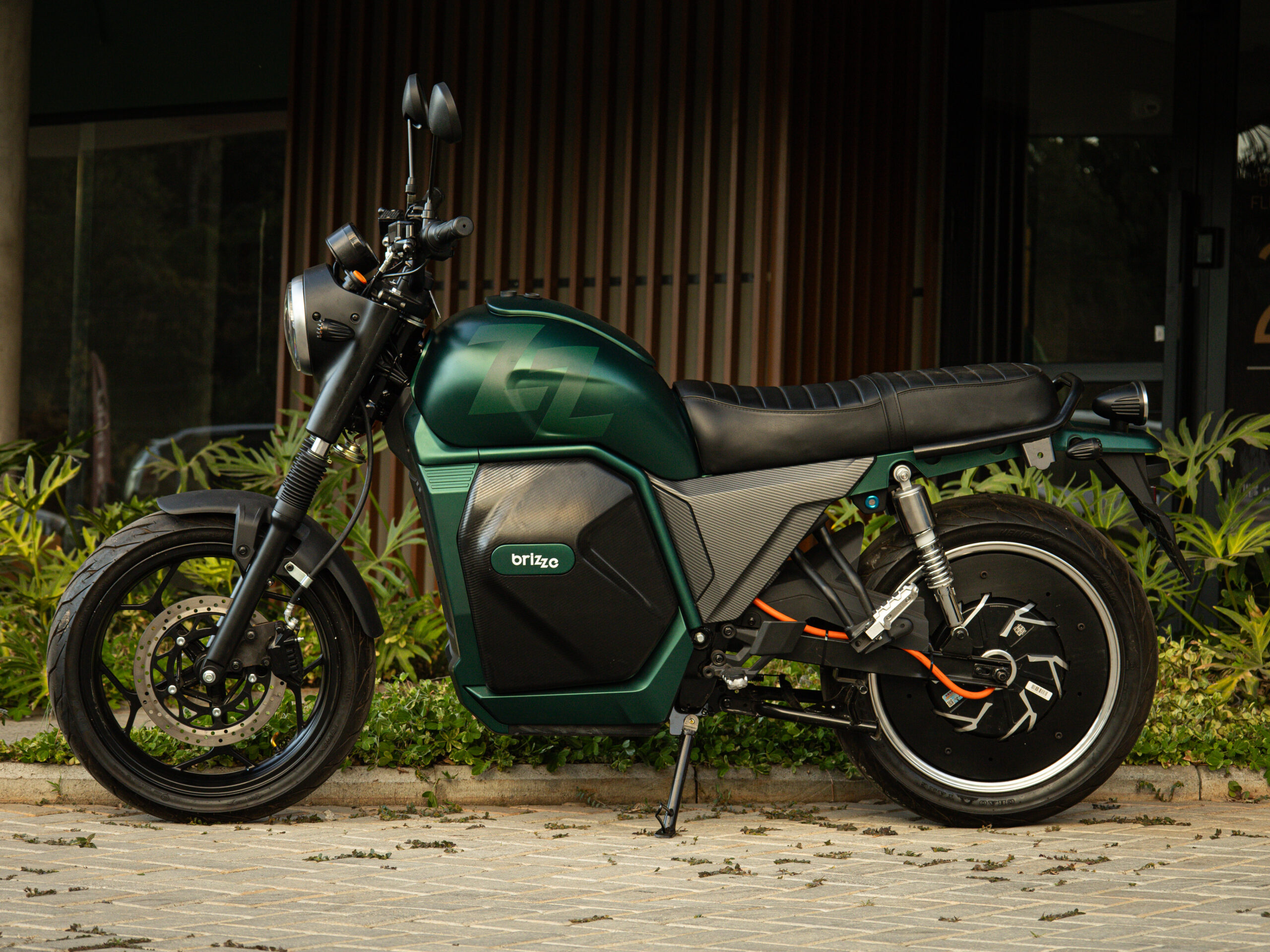 Marca de motos elétricas chega ao BR com troca rápida de bateria 6 Z4 6 scaled