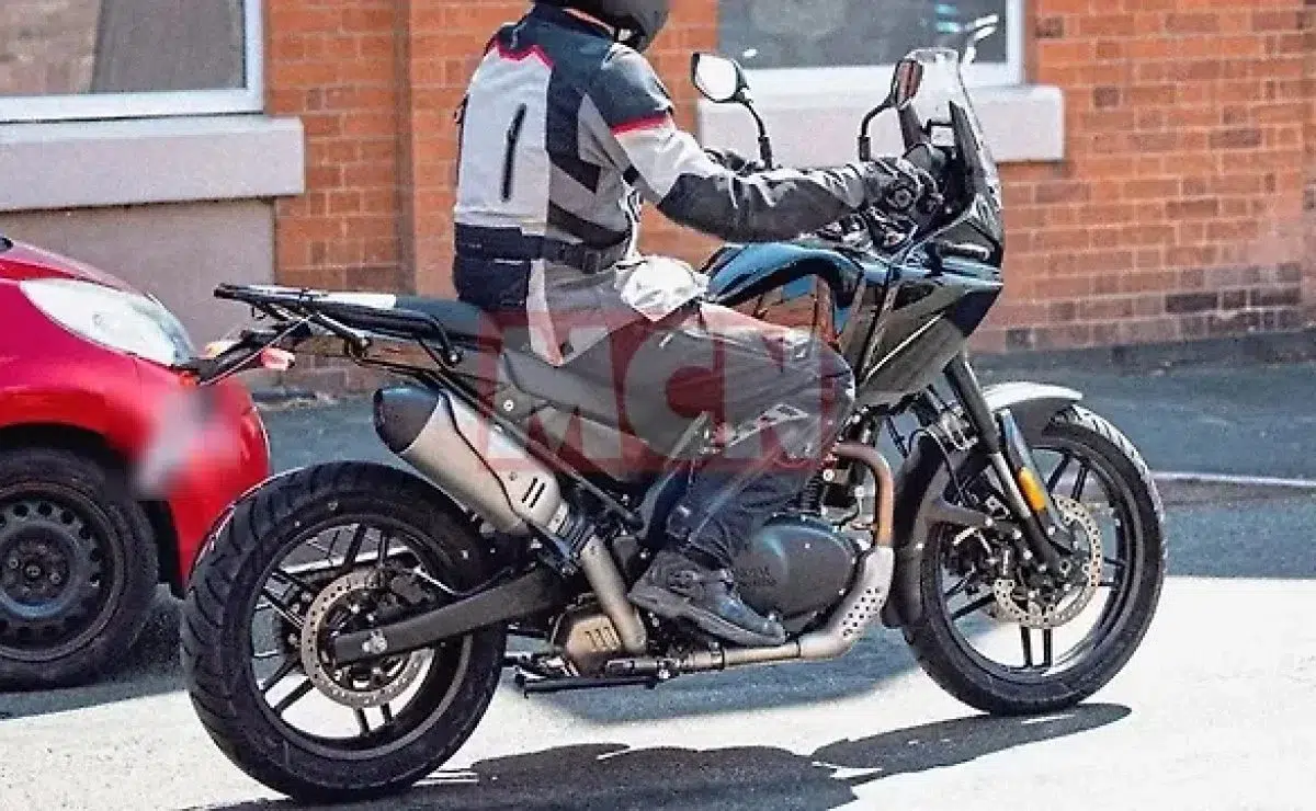 Royal Enfield Himalayan 750 é flagrada lá fora (quase pronta) 3 royal enfield himalayan 7503