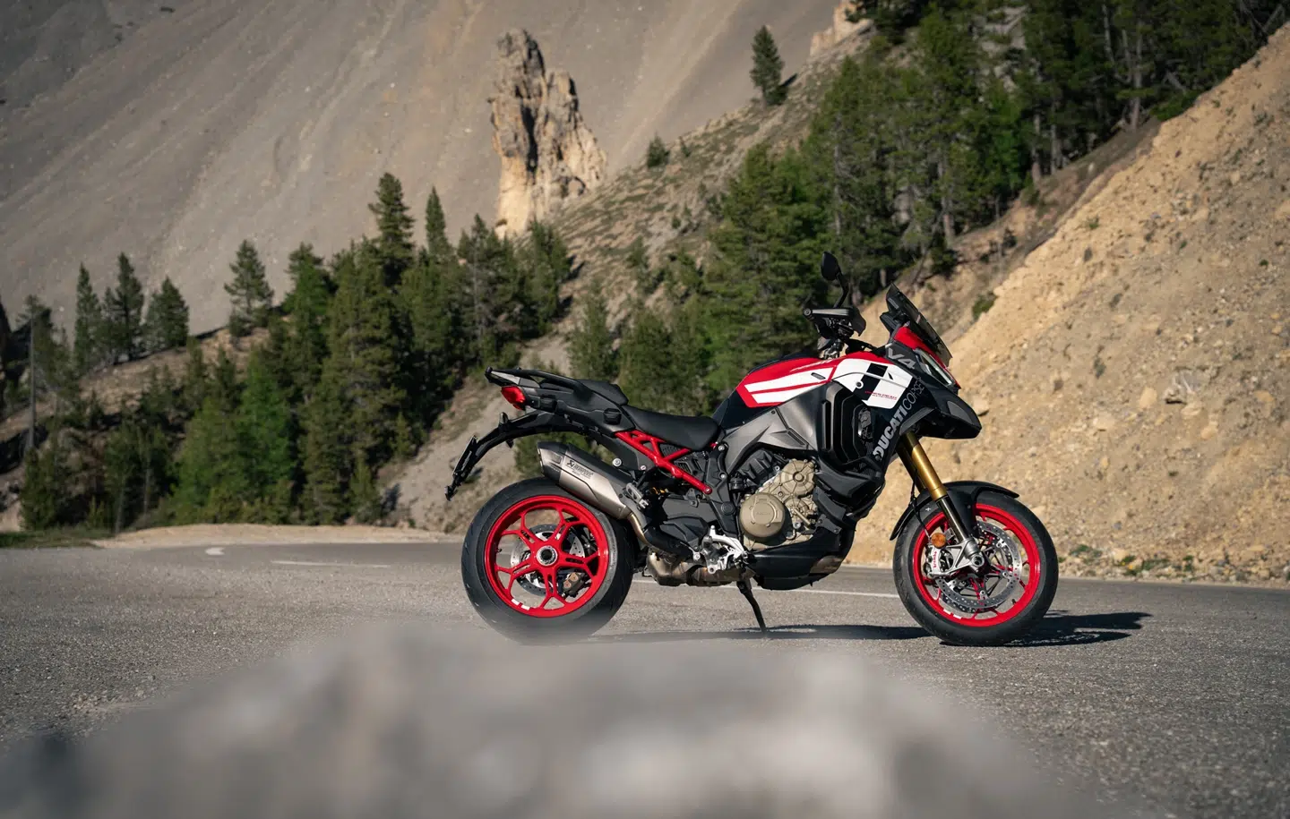 Lá fora, Ducati Multistrada ganha nova pintura de corrida