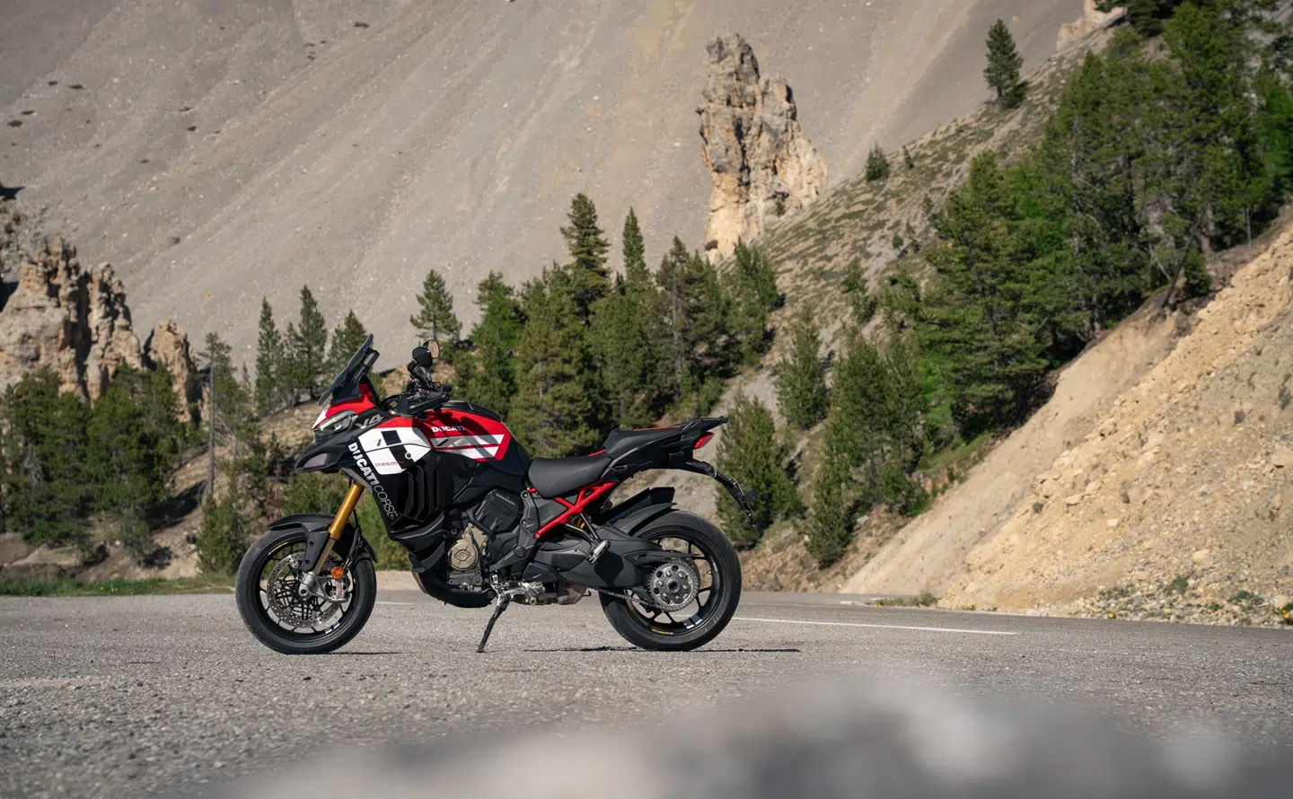 Lá fora, Ducati Multistrada ganha nova pintura de corrida