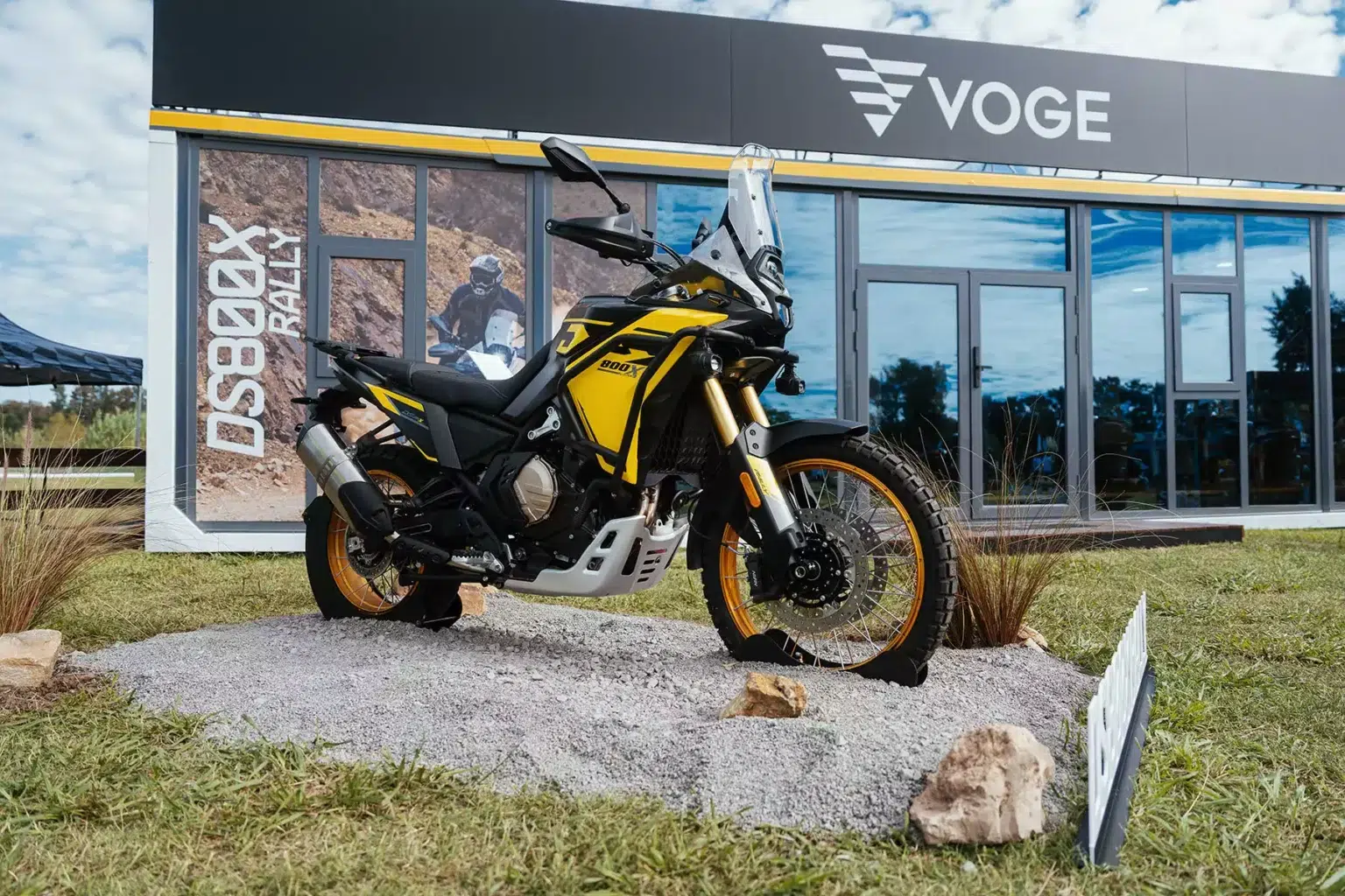 Aguardada no BR: Voge 800 Rally tem preço esmagador na Colômbia