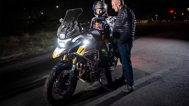 A Tiger 1200 2027 vai ‘enxergar’ a estrada: entenda o novo radar frontal da moto