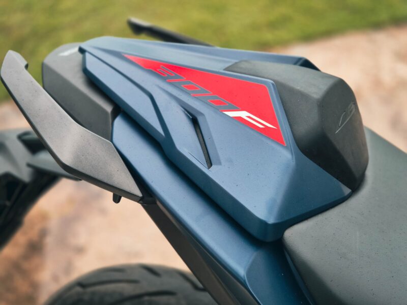 Por que ela ‘subiu de categoria’? Pilotamos a CB300F Twister 2027