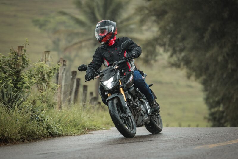 teste ride como é a andar na nova cb 300f twister 2027, da honda