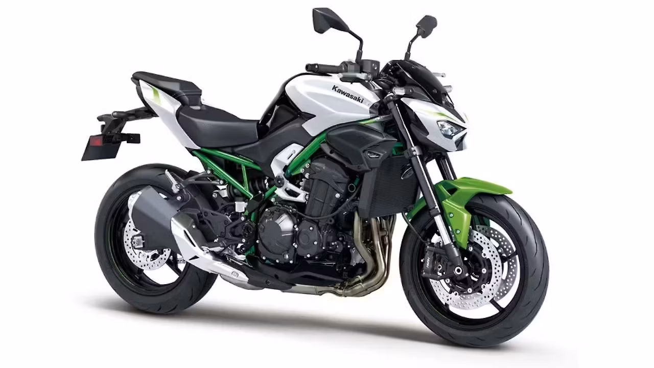 Sucesso no Brasil, Kawasaki Z900 ganha novo visual lá fora 1 z900 right front three quarter 2