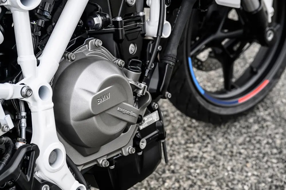 Naked que não precisa de embreagem? A BMW pensou em tudo e lançou a F450R
