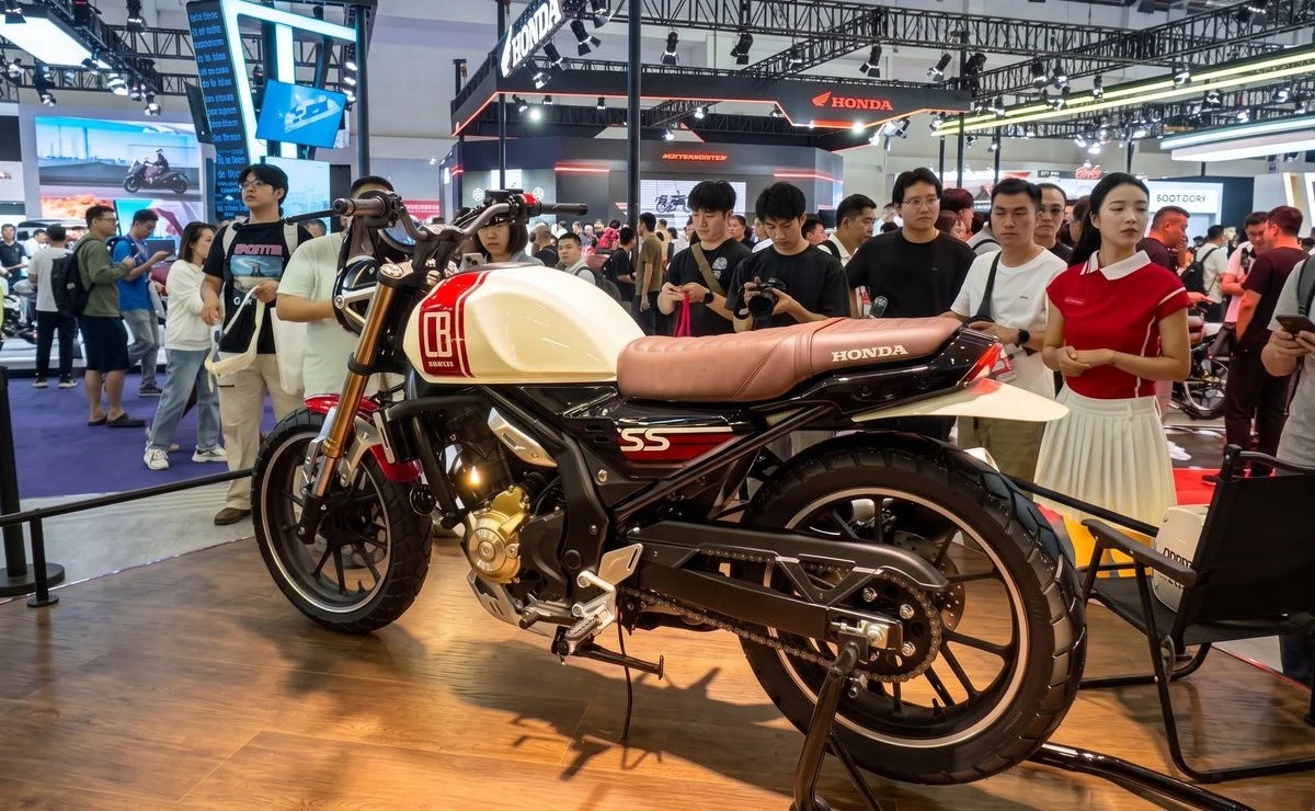 O motor da Rebel 250 em uma Scrambler? Essa Honda surpreendeu na China