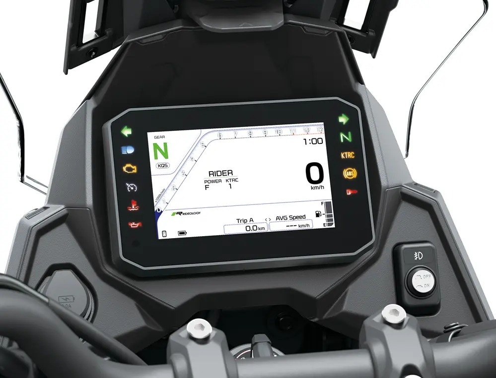 O grande diferencial da Versys 900 é o sistema ARAS (Advanced Rider Assistance System), que integra radares na dianteira (abaixo do para-brisa) e na traseira (acima do suporte da placa).