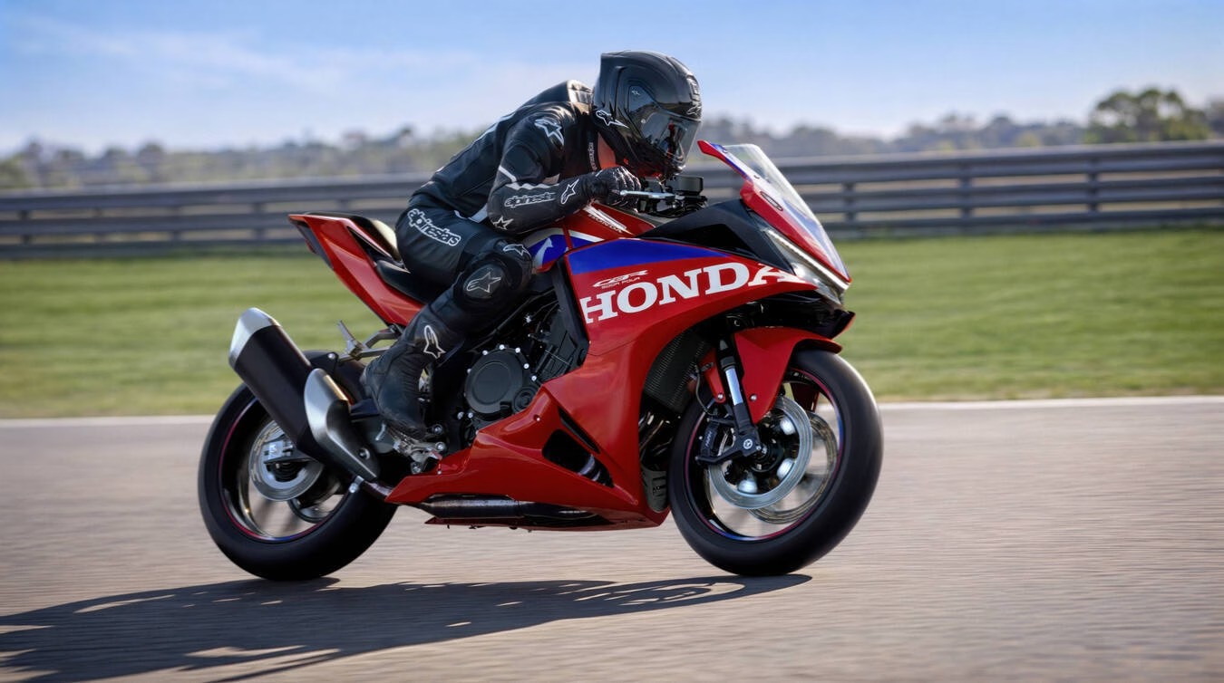 A grande revolução da CBR500R Four está no motor, que representa um salto em relação às CBR500R bicilíndricas