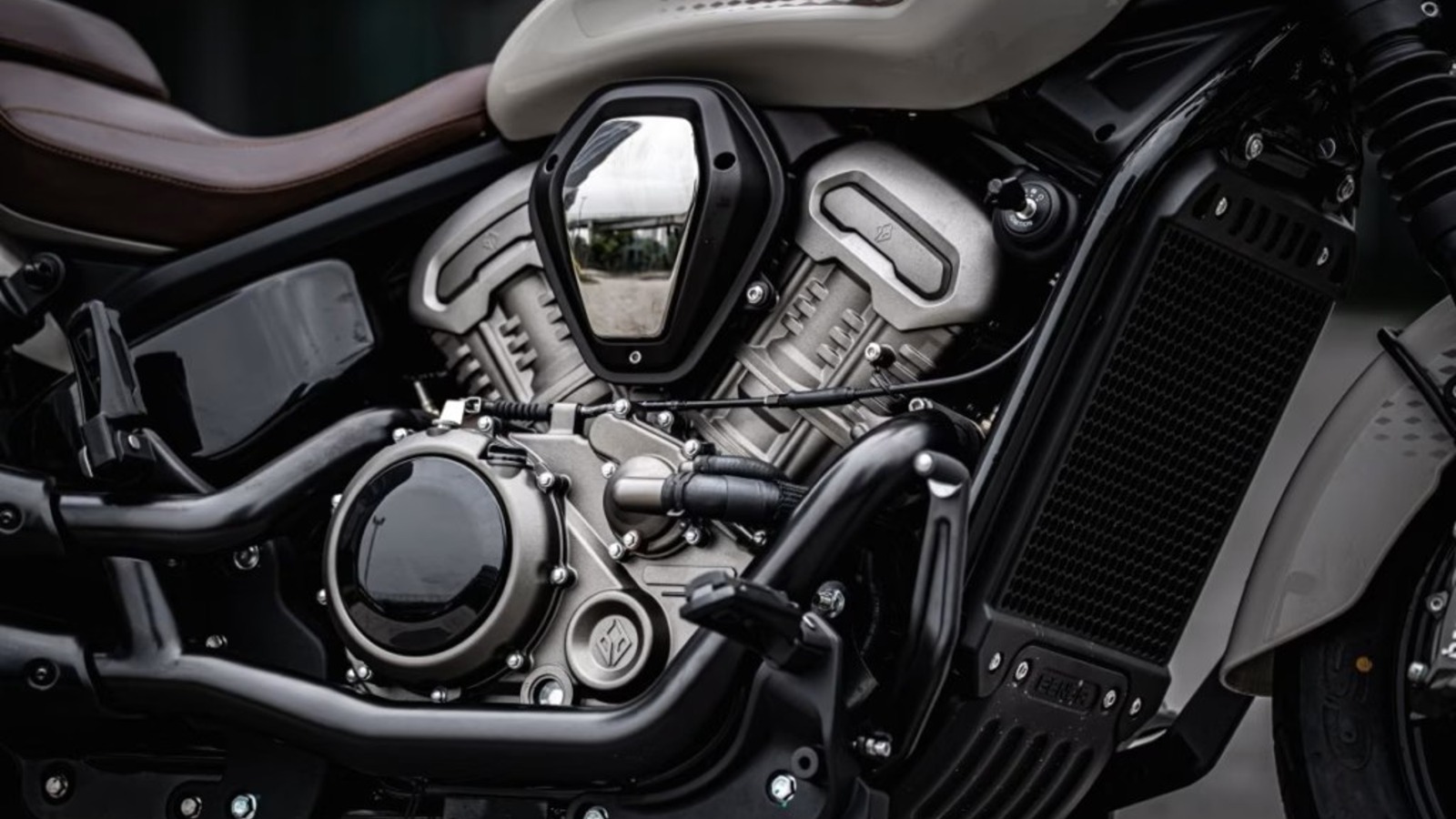 Revolução chinesa nas Cruisers: Benda irá ao EICMA com V4 de 108 cv e suspensão que “abaixa sozinha”