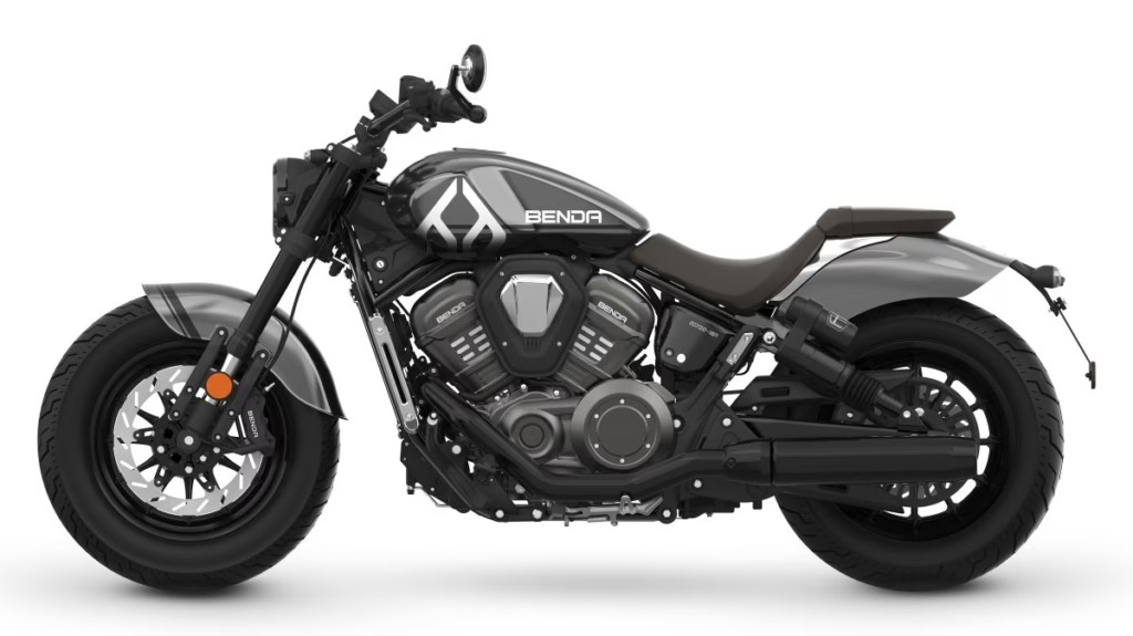 Revolução chinesa nas Cruisers: Benda irá ao EICMA com V4 de 108 cv e suspensão que “abaixa sozinha”
