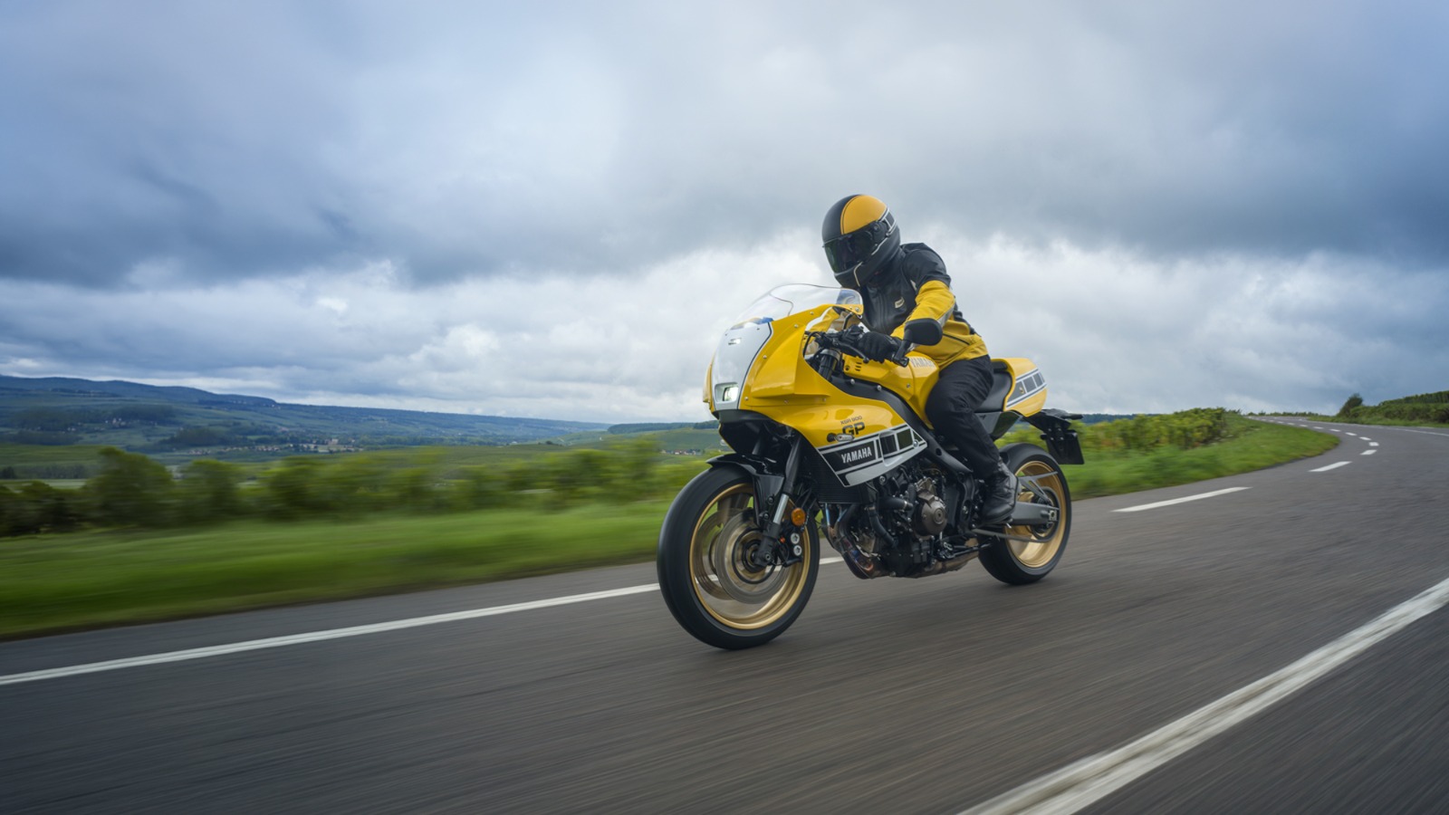 O motor CP3 em uma roupa de gala: Os segredos da Yamaha XSR900 GP que você não viu