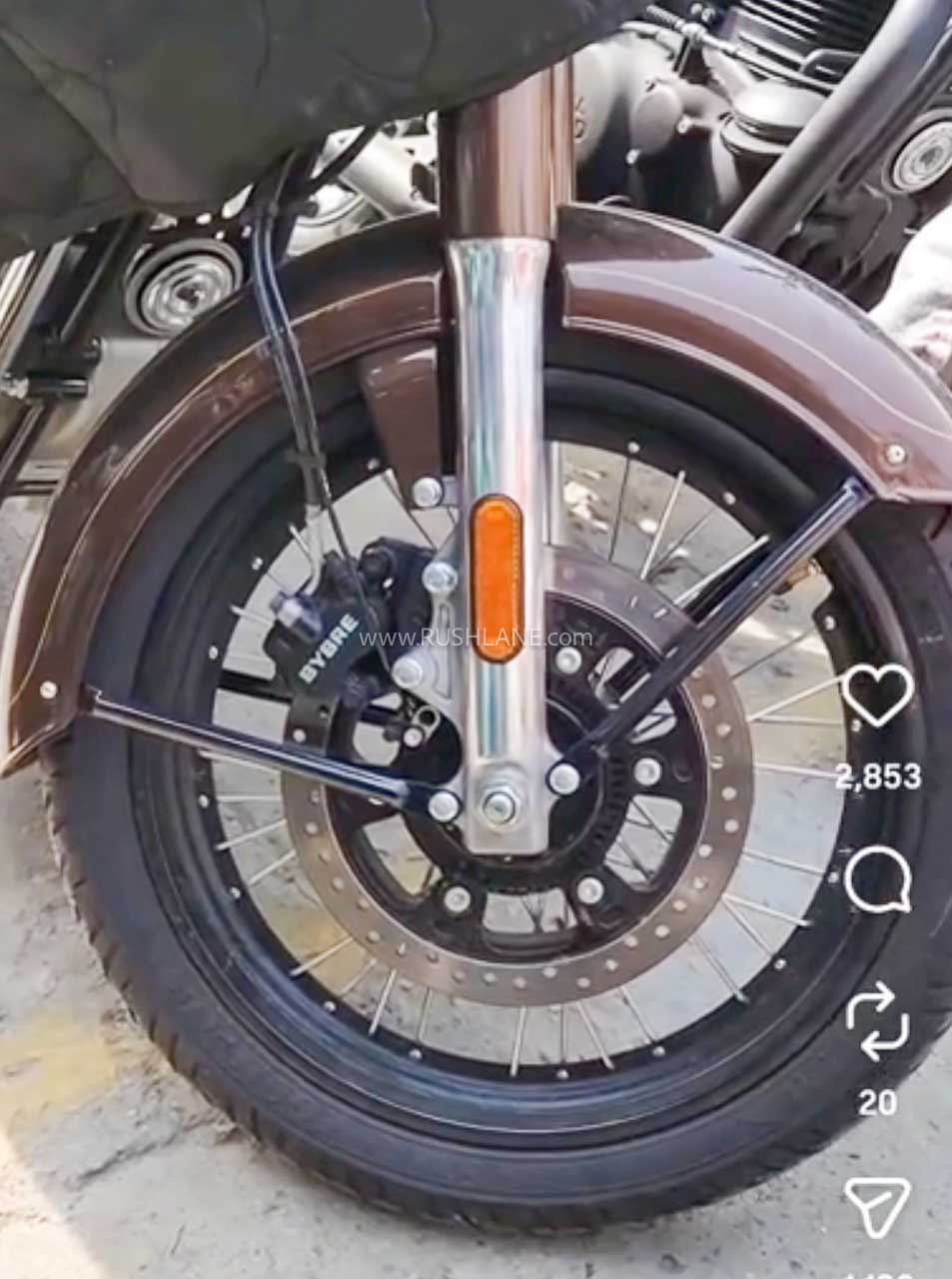 Royal Enfield Classic 350 é flagrada com pneus sem câmara
